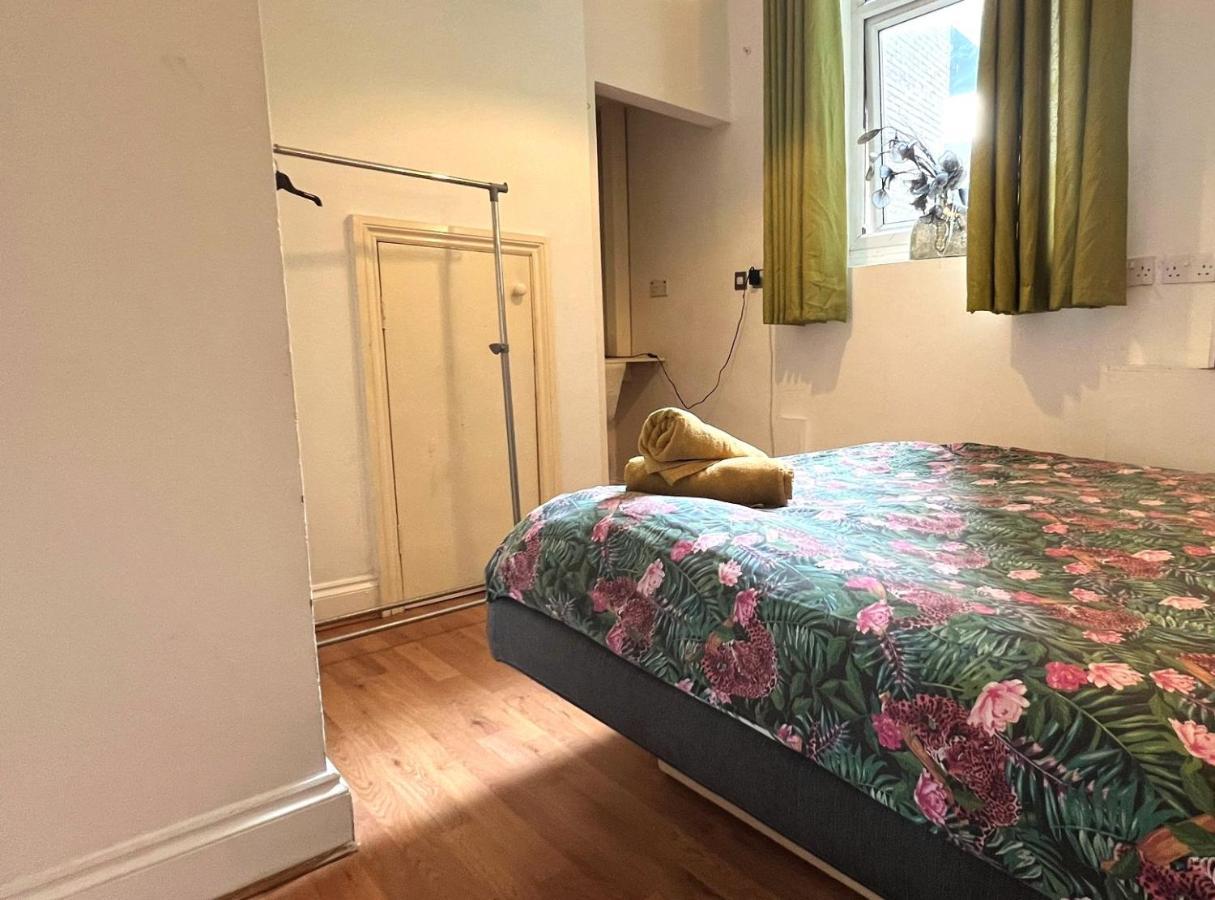 Aldgate Rooms Лондон Экстерьер фото