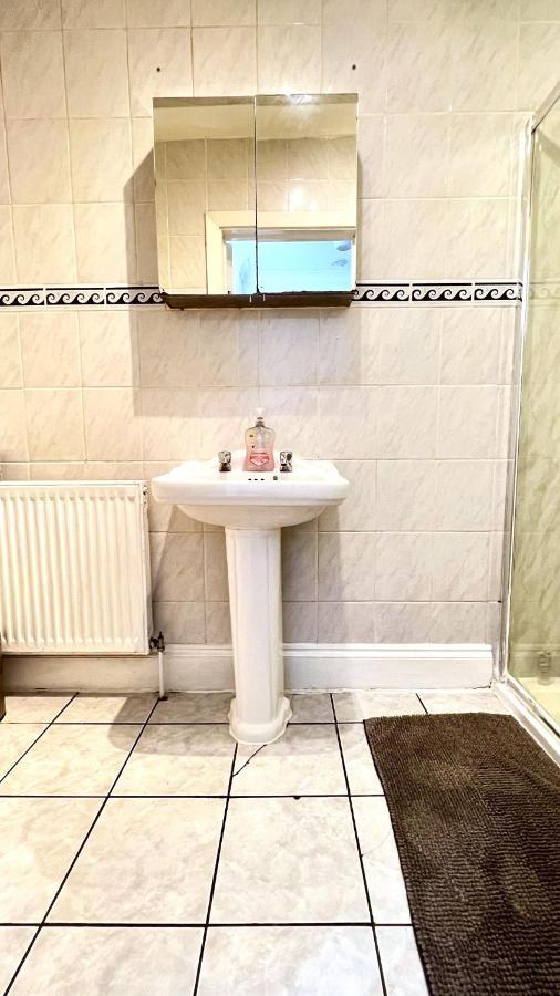 Aldgate Rooms Лондон Экстерьер фото