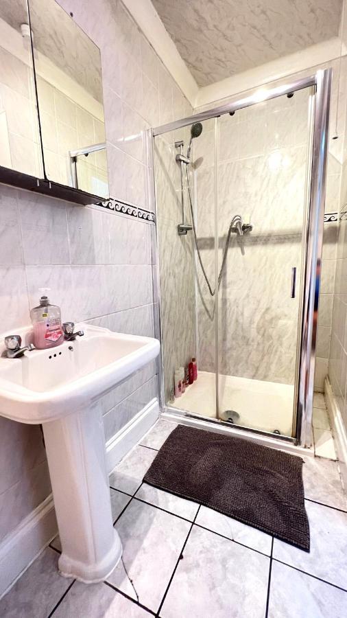 Aldgate Rooms Лондон Экстерьер фото