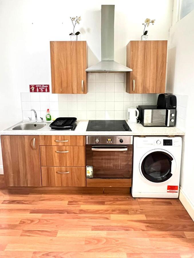 Aldgate Rooms Лондон Экстерьер фото