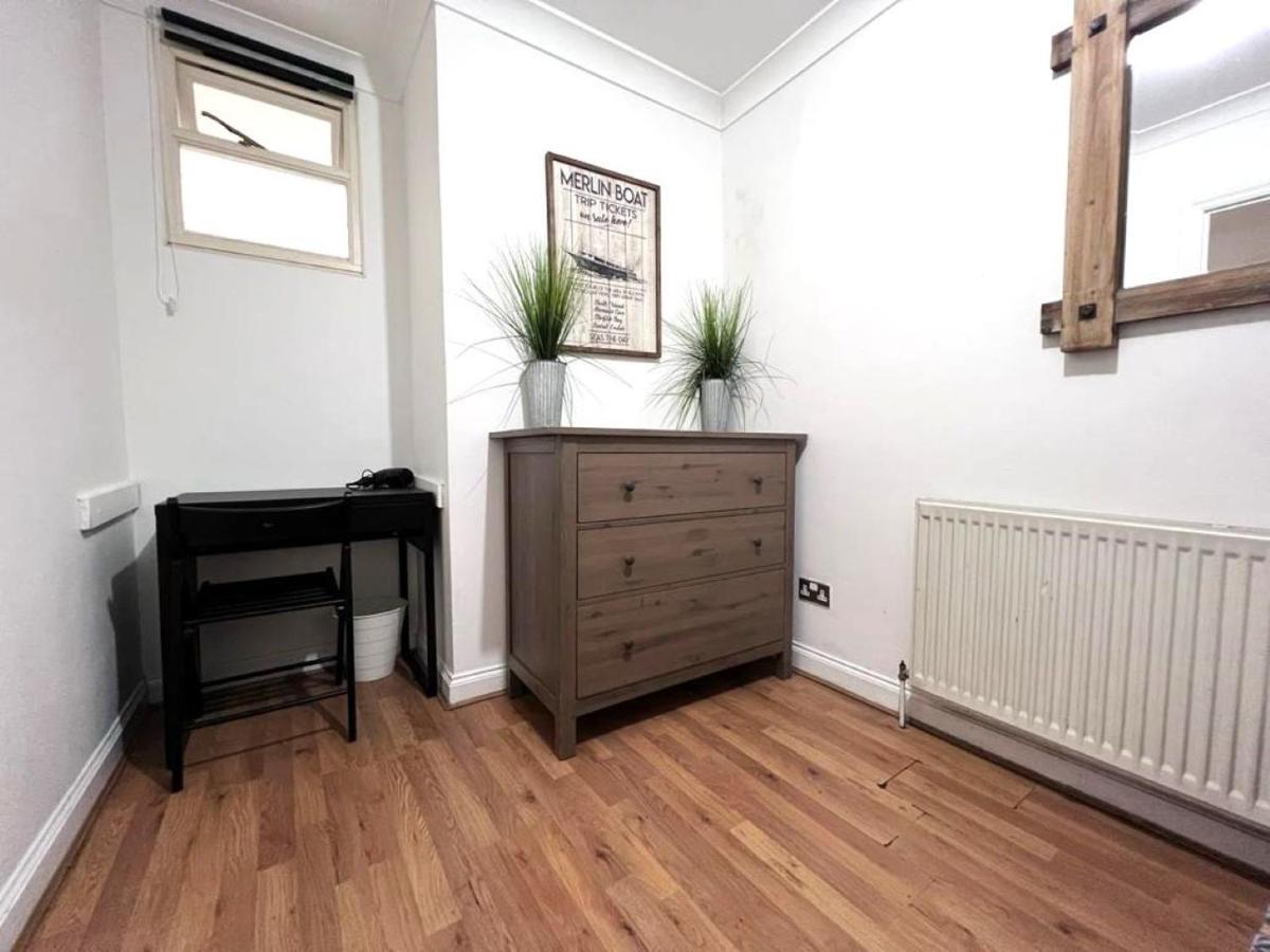 Aldgate Rooms Лондон Экстерьер фото